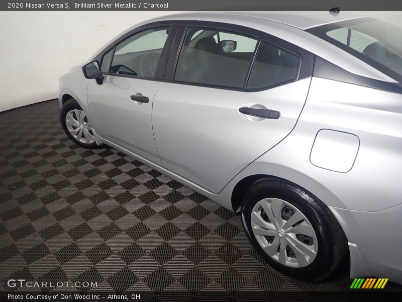 Brilliant Silver Metallic / Charcoal 2020 Nissan Versa S