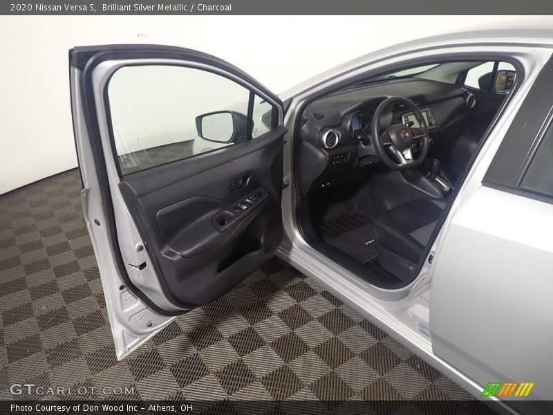 Brilliant Silver Metallic / Charcoal 2020 Nissan Versa S