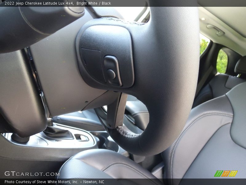 Bright White / Black 2022 Jeep Cherokee Latitude Lux 4x4