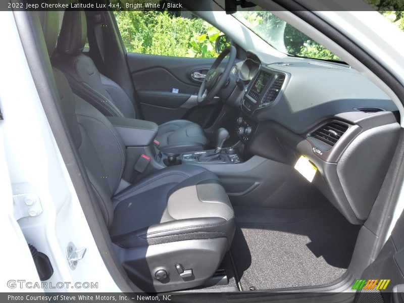 Bright White / Black 2022 Jeep Cherokee Latitude Lux 4x4