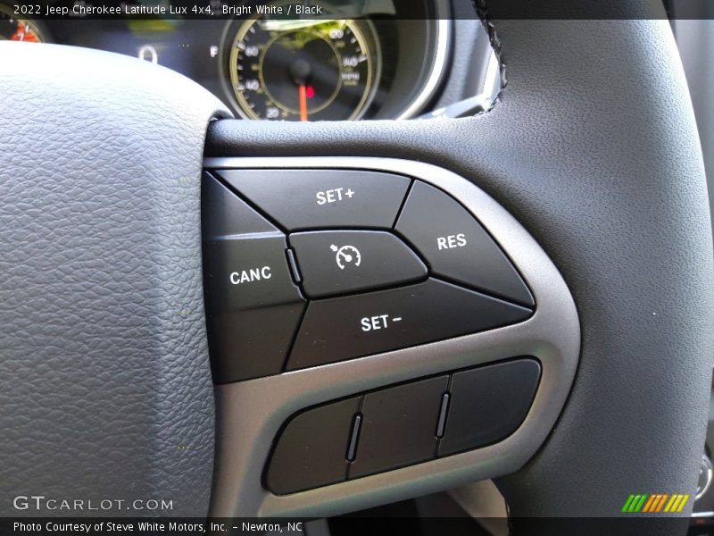 Bright White / Black 2022 Jeep Cherokee Latitude Lux 4x4