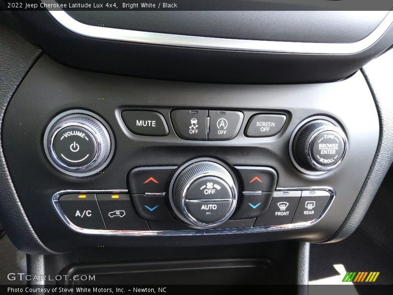 Bright White / Black 2022 Jeep Cherokee Latitude Lux 4x4