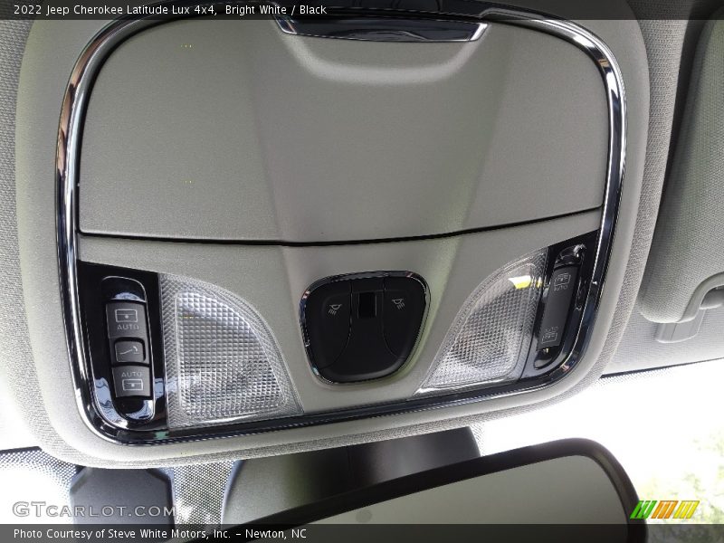 Bright White / Black 2022 Jeep Cherokee Latitude Lux 4x4