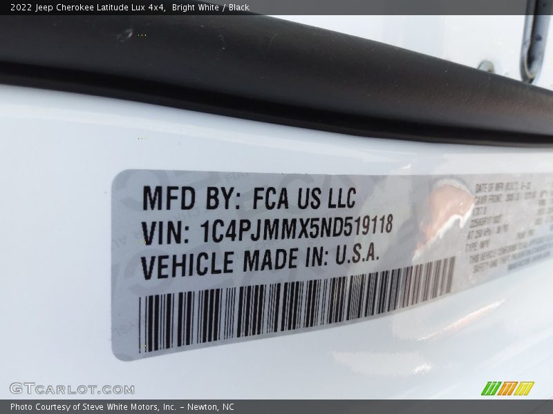 Bright White / Black 2022 Jeep Cherokee Latitude Lux 4x4