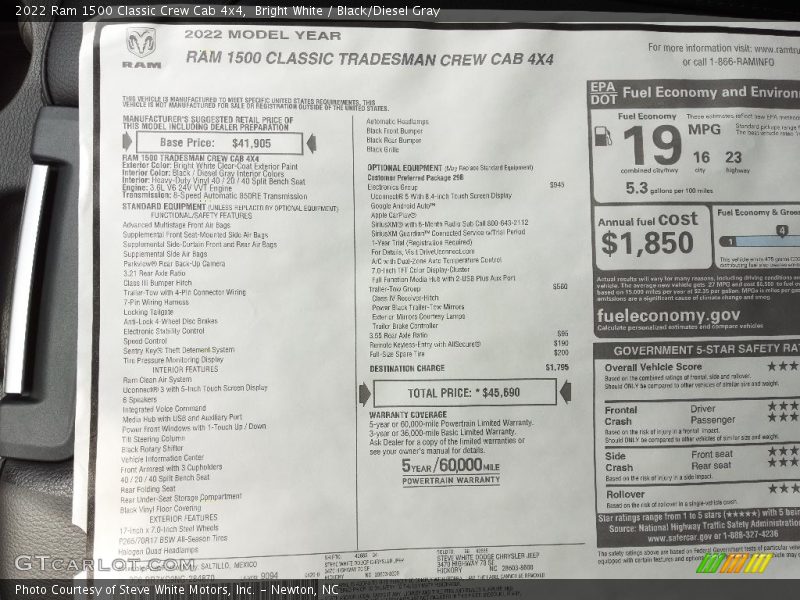 Bright White / Black/Diesel Gray 2022 Ram 1500 Classic Crew Cab 4x4