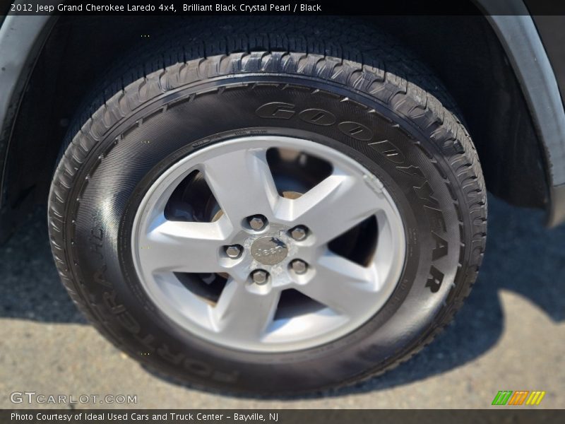 Brilliant Black Crystal Pearl / Black 2012 Jeep Grand Cherokee Laredo 4x4