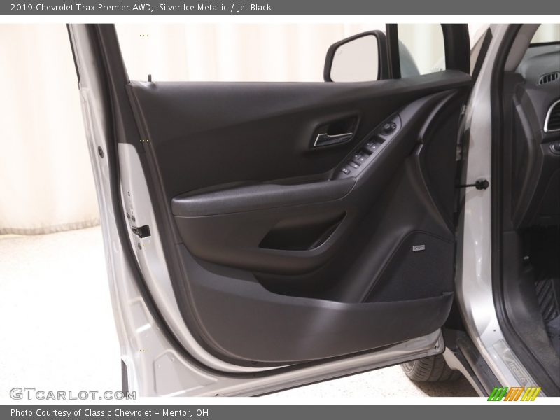 Silver Ice Metallic / Jet Black 2019 Chevrolet Trax Premier AWD