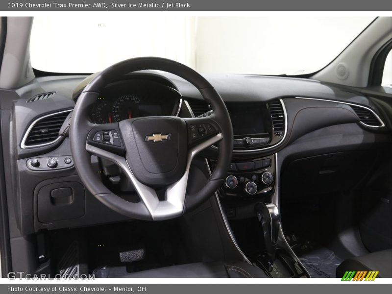 Silver Ice Metallic / Jet Black 2019 Chevrolet Trax Premier AWD