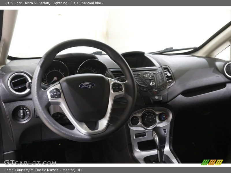 Lightning Blue / Charcoal Black 2019 Ford Fiesta SE Sedan
