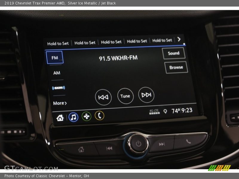 Silver Ice Metallic / Jet Black 2019 Chevrolet Trax Premier AWD