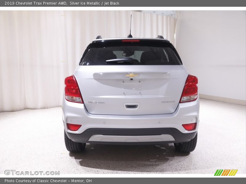 Silver Ice Metallic / Jet Black 2019 Chevrolet Trax Premier AWD