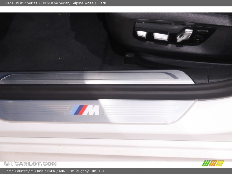 Alpine White / Black 2021 BMW 7 Series 750i xDrive Sedan