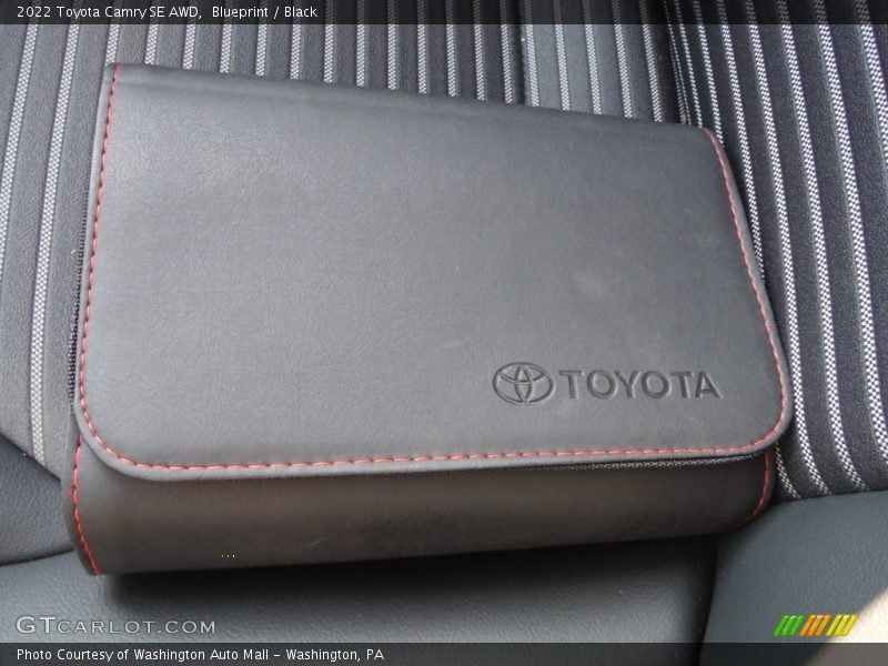 Blueprint / Black 2022 Toyota Camry SE AWD