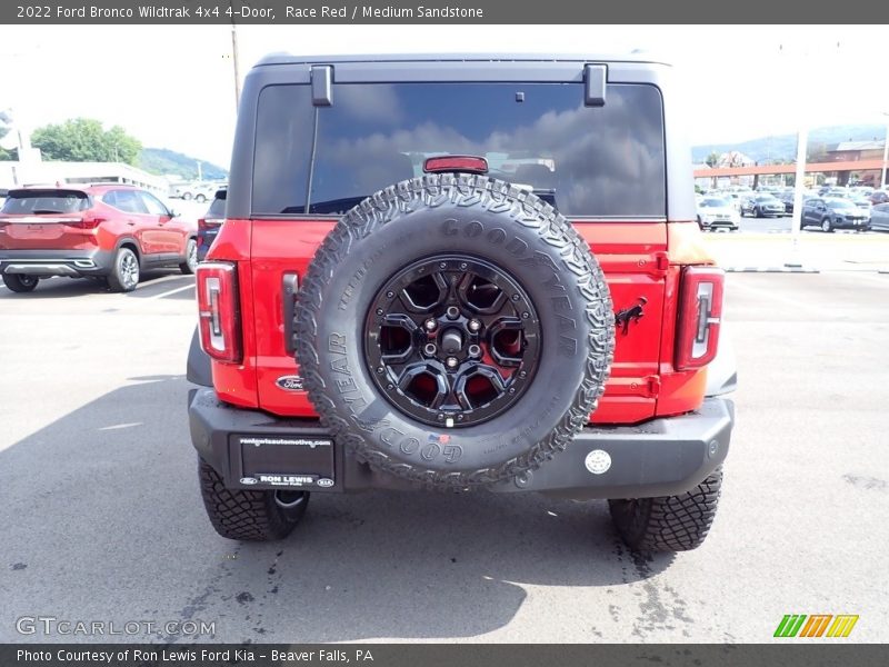 Race Red / Medium Sandstone 2022 Ford Bronco Wildtrak 4x4 4-Door
