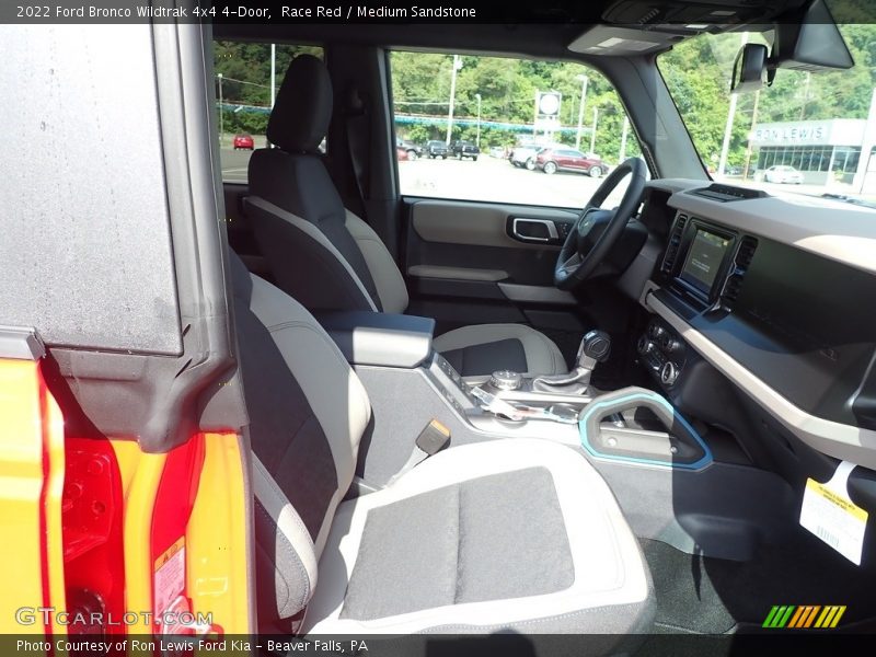 Race Red / Medium Sandstone 2022 Ford Bronco Wildtrak 4x4 4-Door