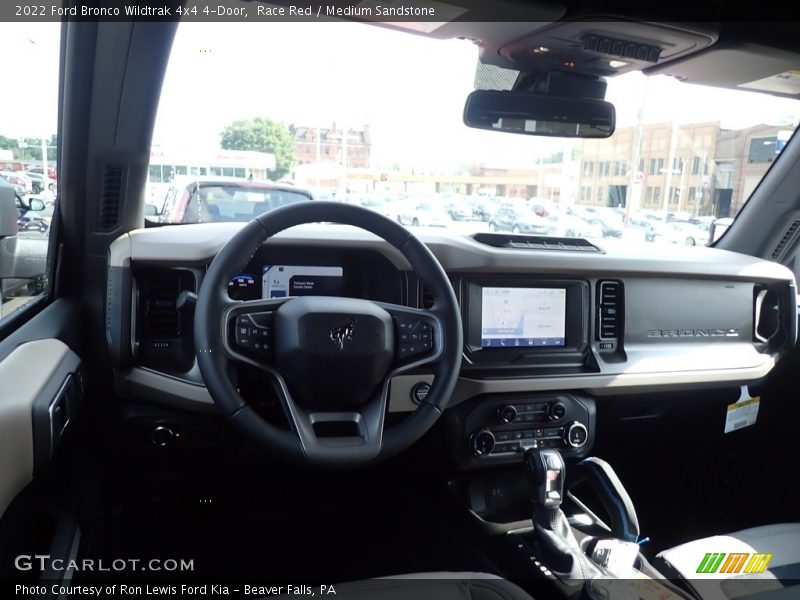 Race Red / Medium Sandstone 2022 Ford Bronco Wildtrak 4x4 4-Door