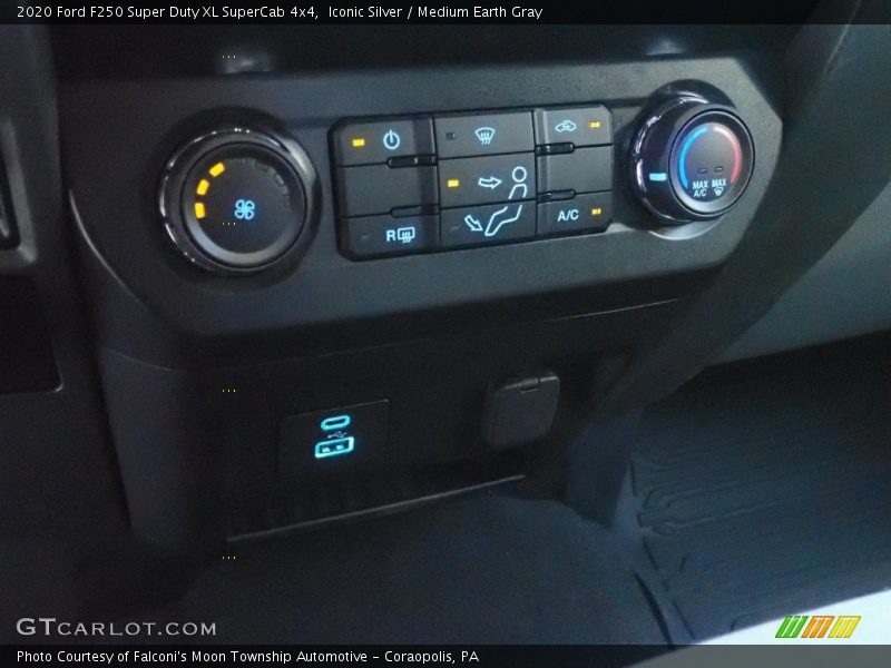 Iconic Silver / Medium Earth Gray 2020 Ford F250 Super Duty XL SuperCab 4x4