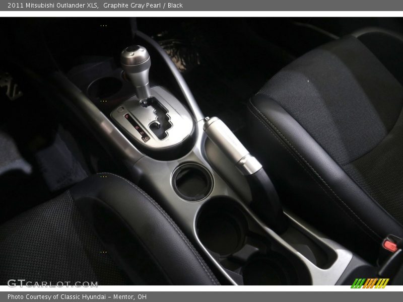 Graphite Gray Pearl / Black 2011 Mitsubishi Outlander XLS