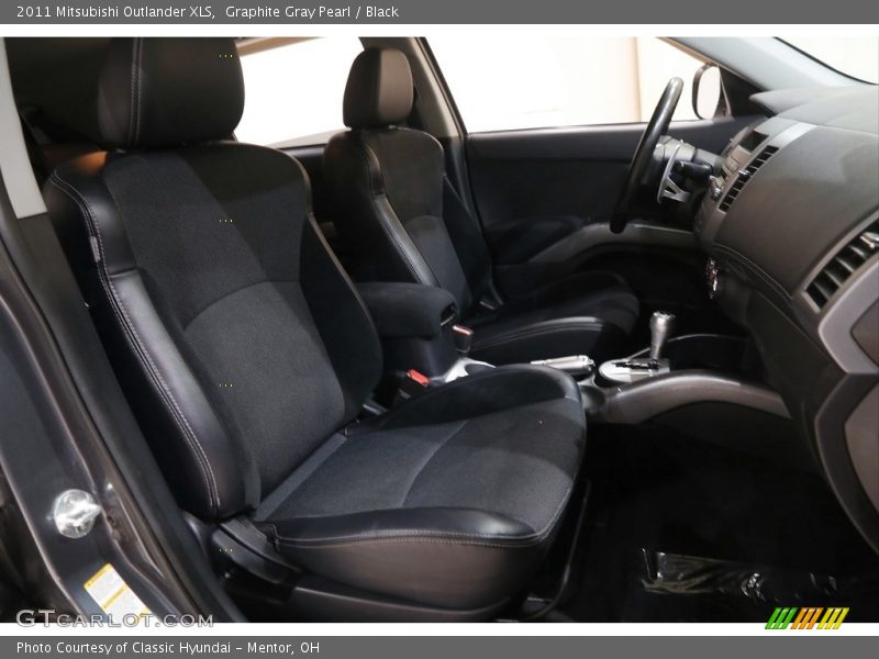 Graphite Gray Pearl / Black 2011 Mitsubishi Outlander XLS