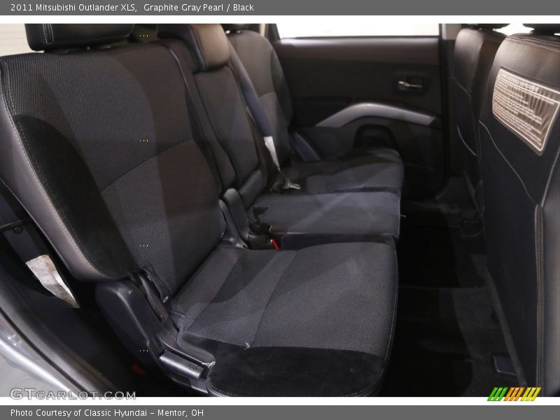 Graphite Gray Pearl / Black 2011 Mitsubishi Outlander XLS