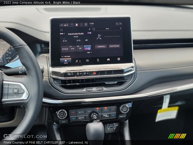 Bright White / Black 2022 Jeep Compass Altitude 4x4