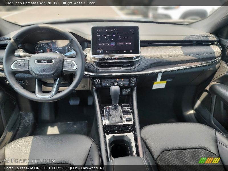 Bright White / Black 2022 Jeep Compass Altitude 4x4