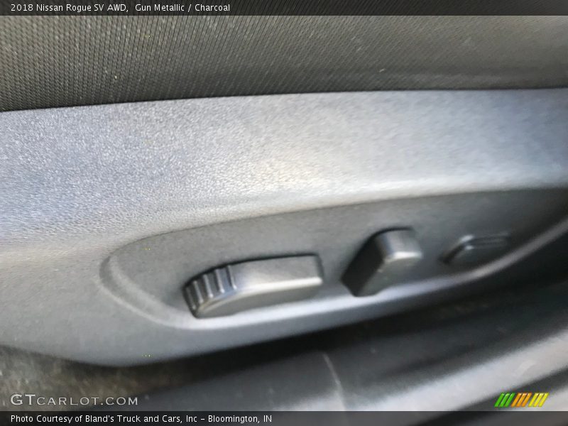 Gun Metallic / Charcoal 2018 Nissan Rogue SV AWD