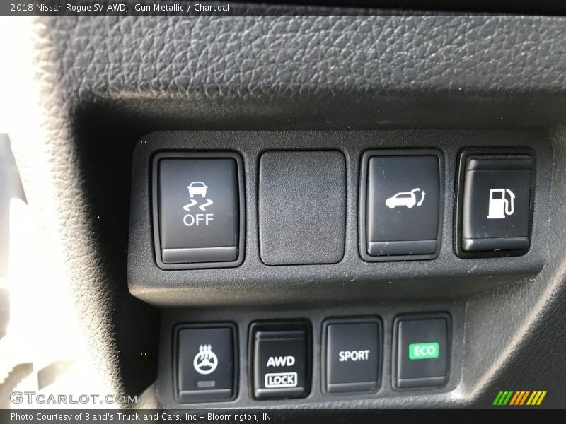 Gun Metallic / Charcoal 2018 Nissan Rogue SV AWD