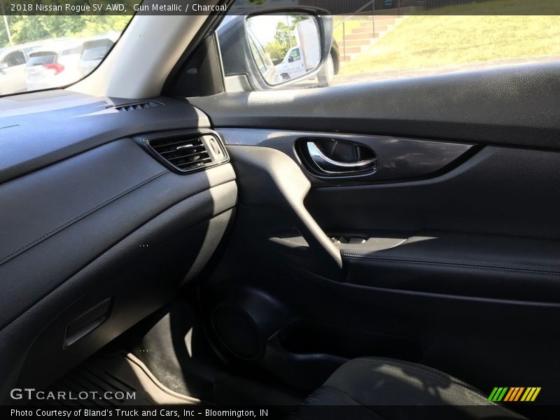 Gun Metallic / Charcoal 2018 Nissan Rogue SV AWD