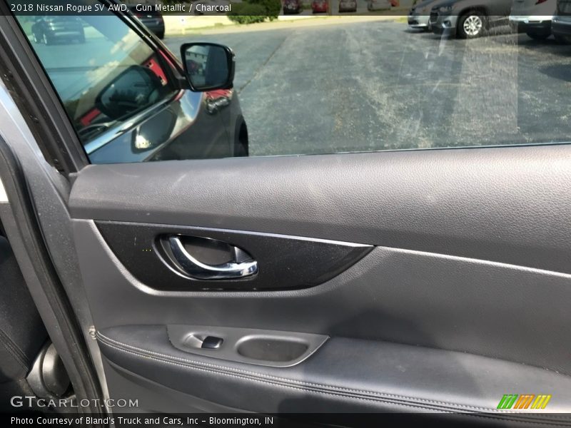 Gun Metallic / Charcoal 2018 Nissan Rogue SV AWD