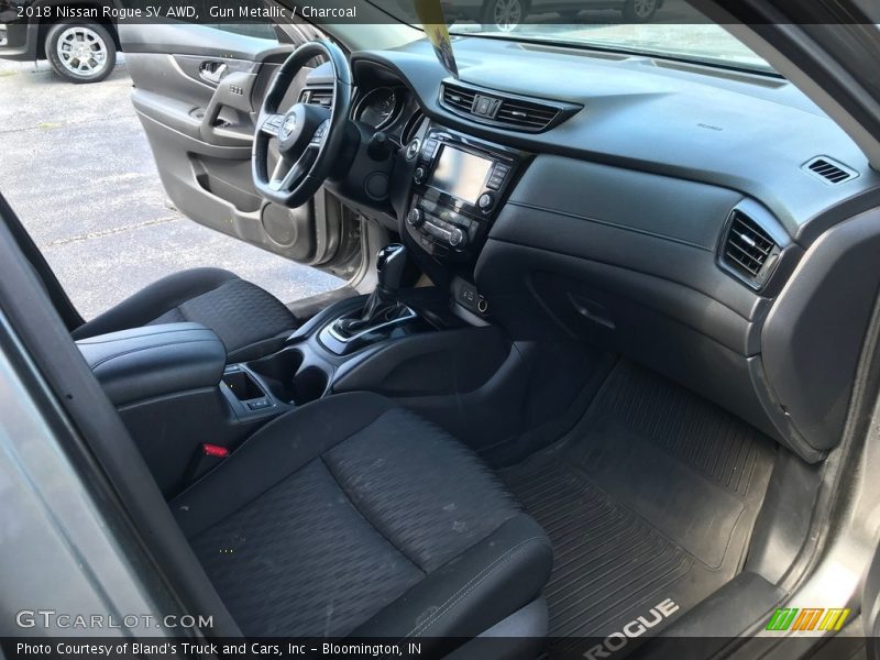 Gun Metallic / Charcoal 2018 Nissan Rogue SV AWD