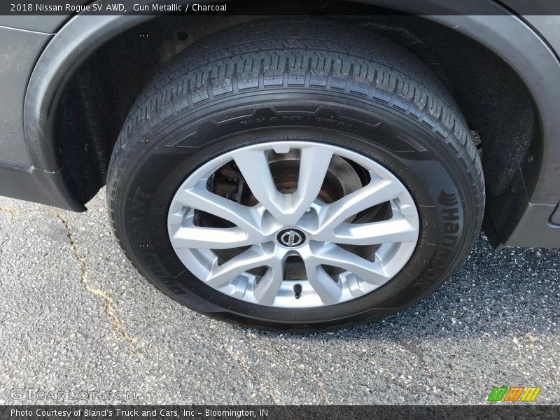 Gun Metallic / Charcoal 2018 Nissan Rogue SV AWD