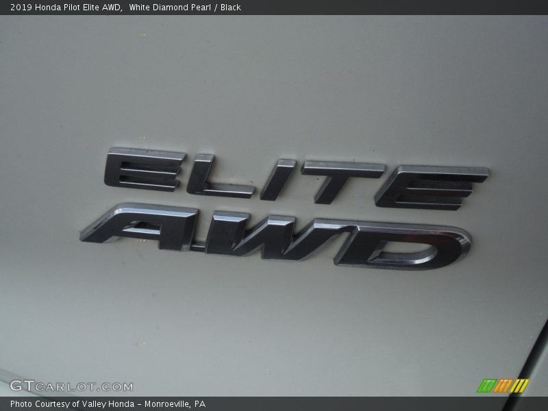 White Diamond Pearl / Black 2019 Honda Pilot Elite AWD