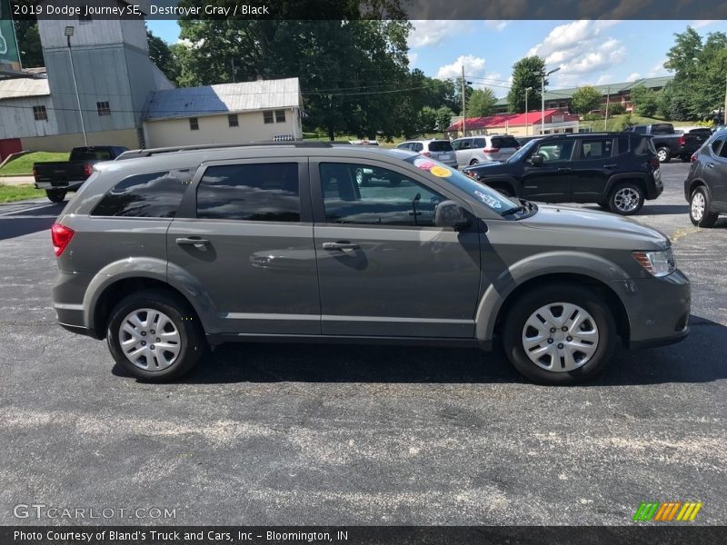 Destroyer Gray / Black 2019 Dodge Journey SE
