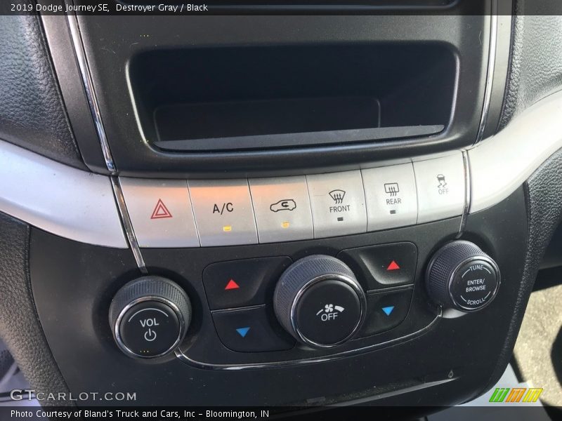 Destroyer Gray / Black 2019 Dodge Journey SE