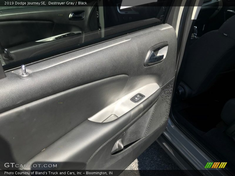 Destroyer Gray / Black 2019 Dodge Journey SE