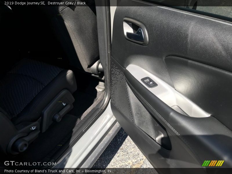 Destroyer Gray / Black 2019 Dodge Journey SE