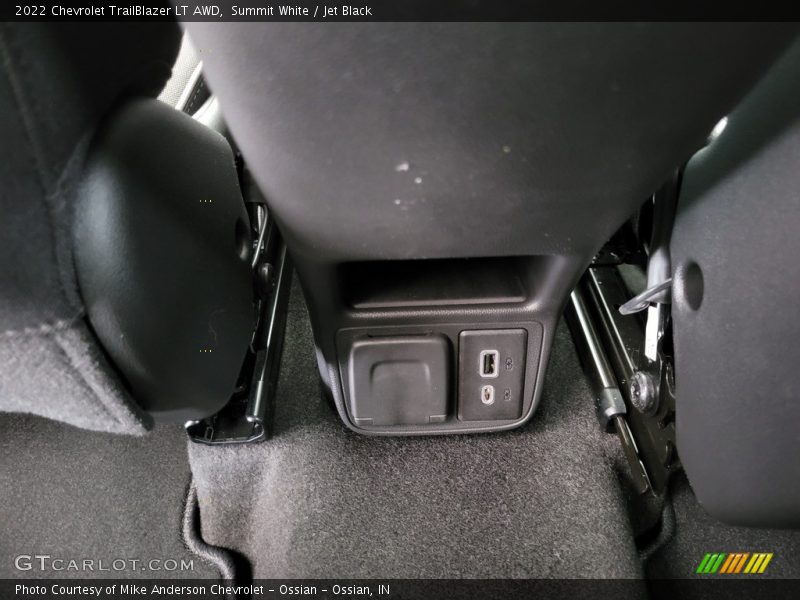Summit White / Jet Black 2022 Chevrolet TrailBlazer LT AWD