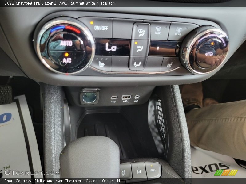 Summit White / Jet Black 2022 Chevrolet TrailBlazer LT AWD