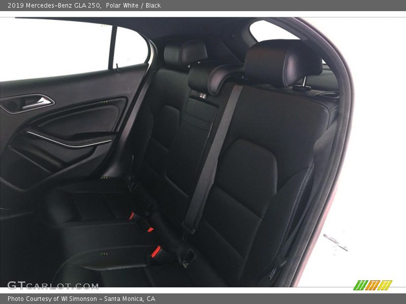 Polar White / Black 2019 Mercedes-Benz GLA 250