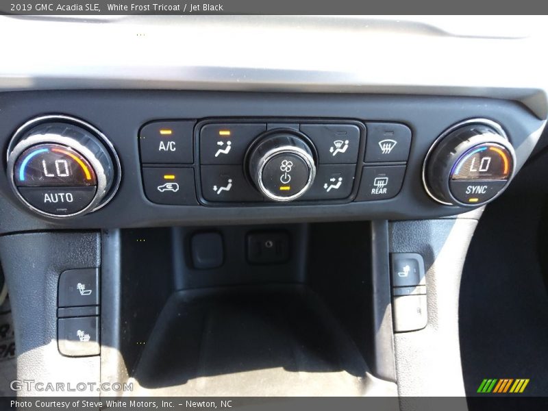 Controls of 2019 Acadia SLE