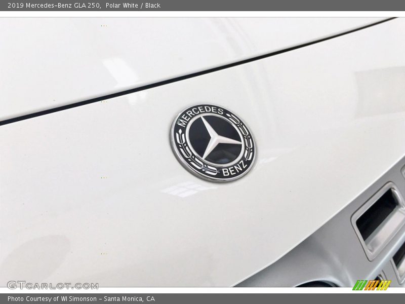 Polar White / Black 2019 Mercedes-Benz GLA 250