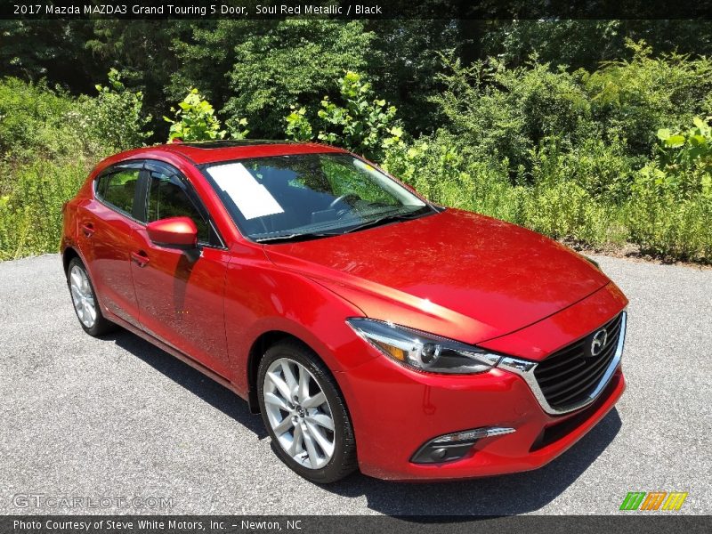 Front 3/4 View of 2017 MAZDA3 Grand Touring 5 Door