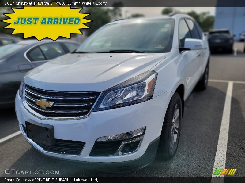 Summit White / Ebony 2017 Chevrolet Traverse LT AWD