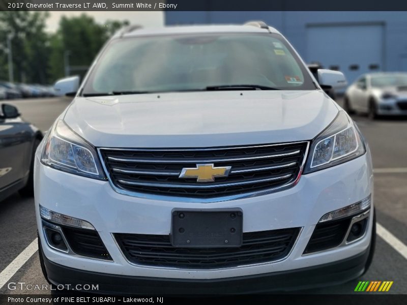 Summit White / Ebony 2017 Chevrolet Traverse LT AWD