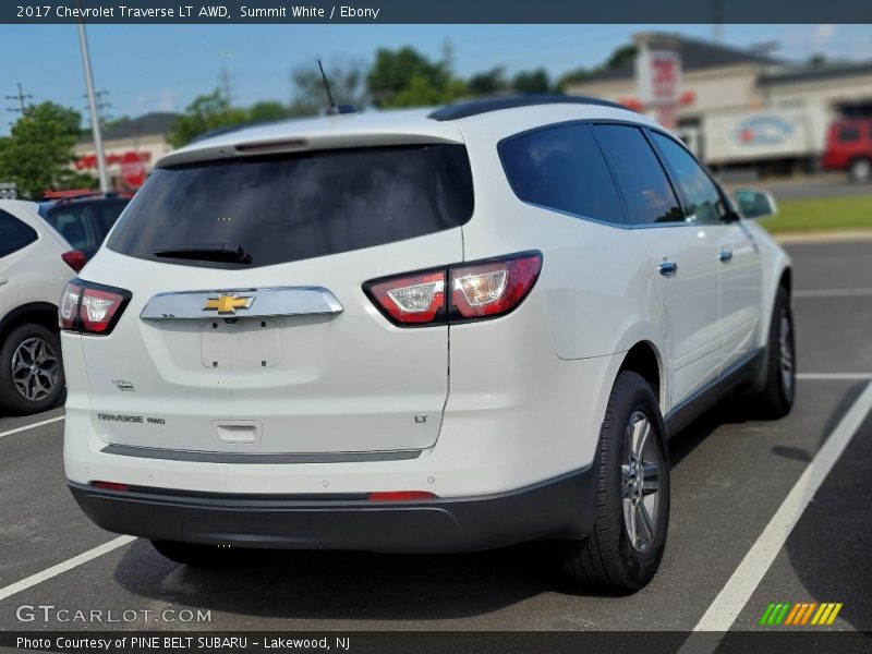 Summit White / Ebony 2017 Chevrolet Traverse LT AWD