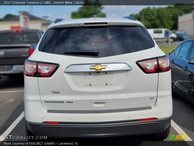 Summit White / Ebony 2017 Chevrolet Traverse LT AWD