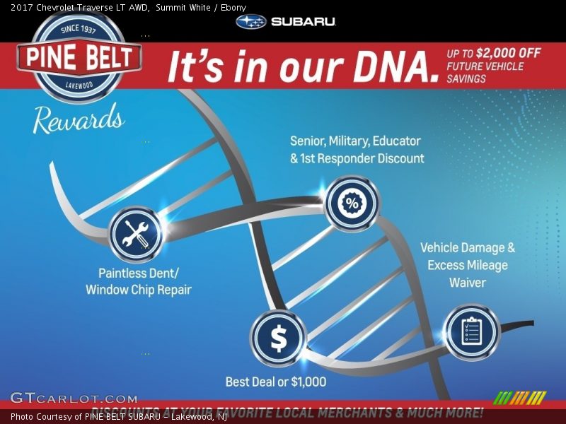 Summit White / Ebony 2017 Chevrolet Traverse LT AWD