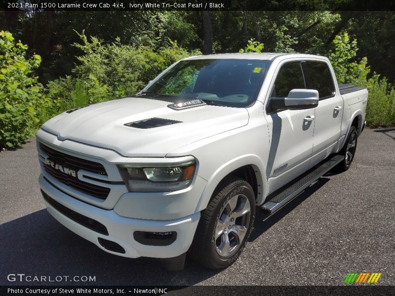 Ivory White Tri-Coat Pearl / Black 2021 Ram 1500 Laramie Crew Cab 4x4