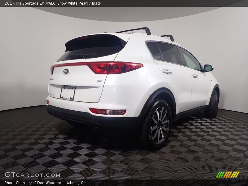Snow White Pearl / Black 2017 Kia Sportage EX AWD